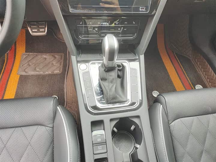 Фото 5 - Volkswagen Magotan GTE Hybrid