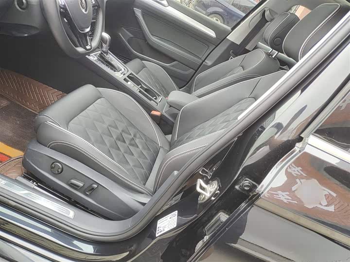 Фото 8 - Volkswagen Magotan GTE Hybrid