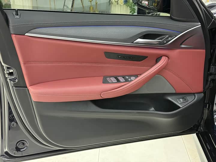 Фото 10 - BMW 5 Series