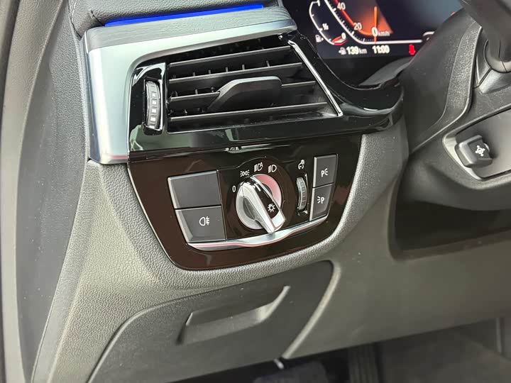 Фото 13 - BMW 5 Series