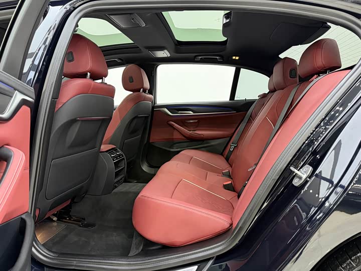 Фото 16 - BMW 5 Series