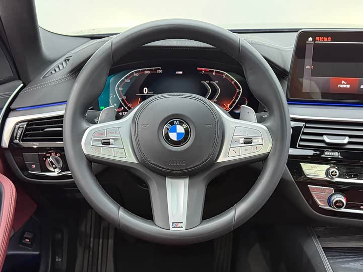 Фото 18 - BMW 5 Series