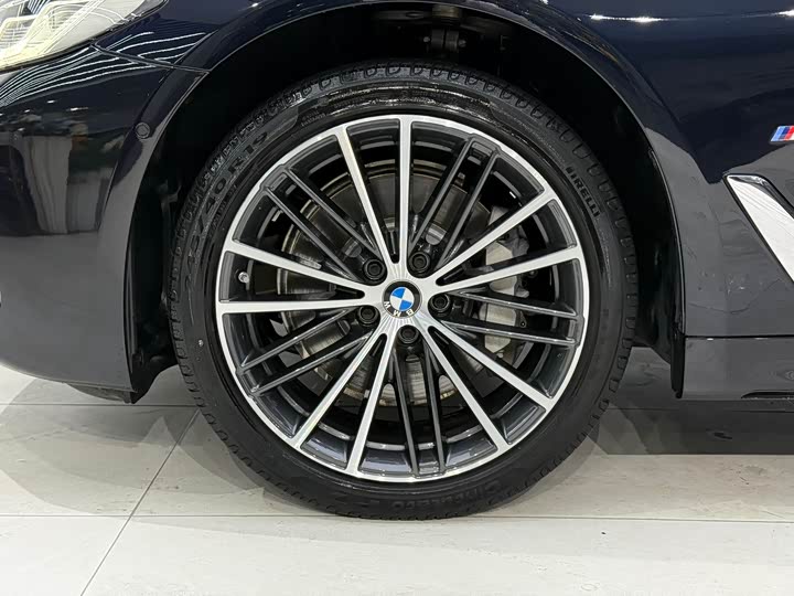 Фото 9 - BMW 5 Series