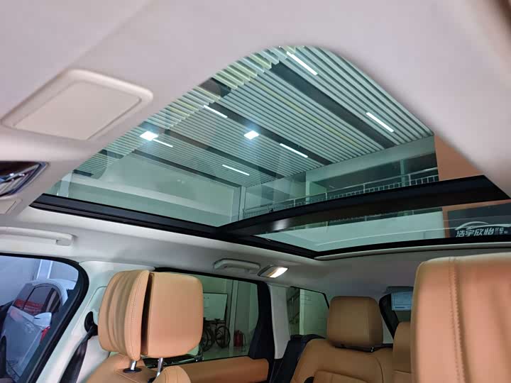 Фото 21 - Land Rover Range Rover Sport