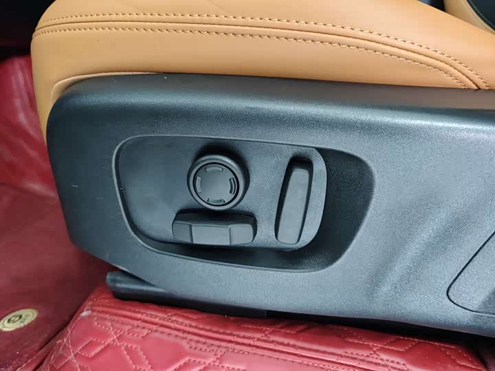 Фото 23 - Land Rover Range Rover Sport