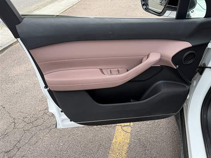 Фото 6 - Nio EC6