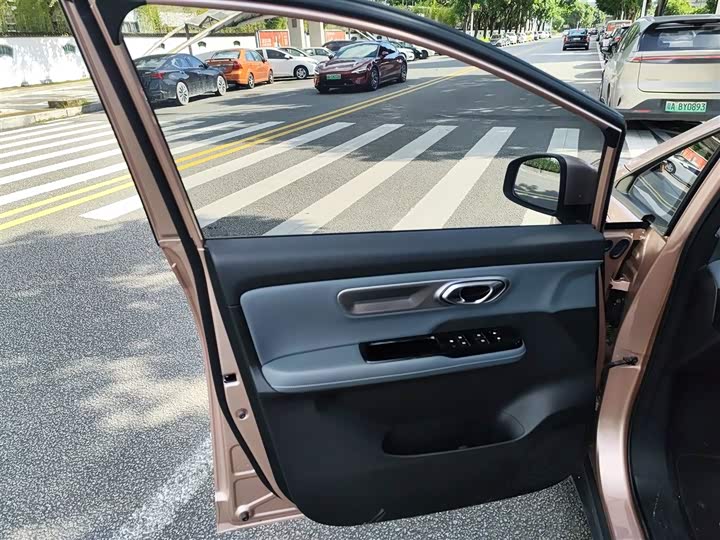 Фото 28 - GAC Aion Y