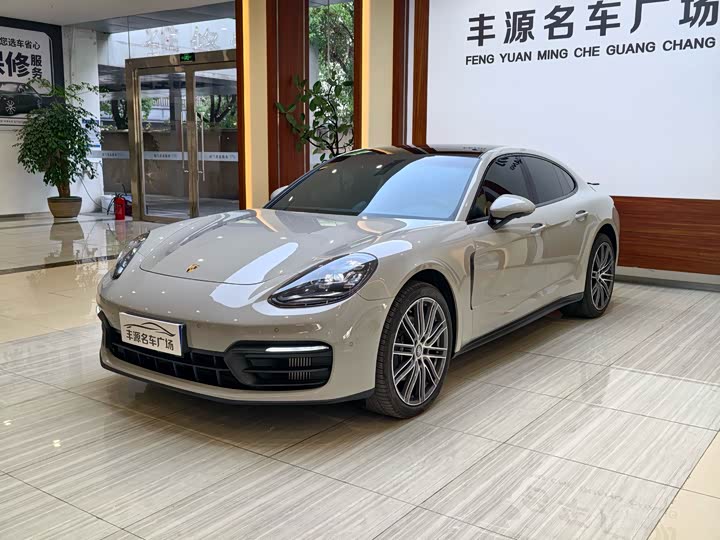 Фото 1 - Porsche Panamera