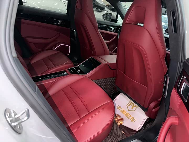 Фото 11 - Porsche Panamera