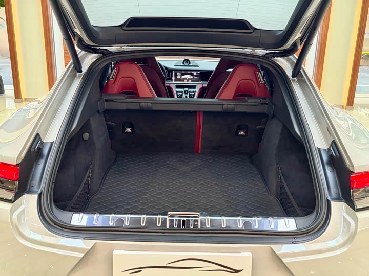 Фото 13 - Porsche Panamera