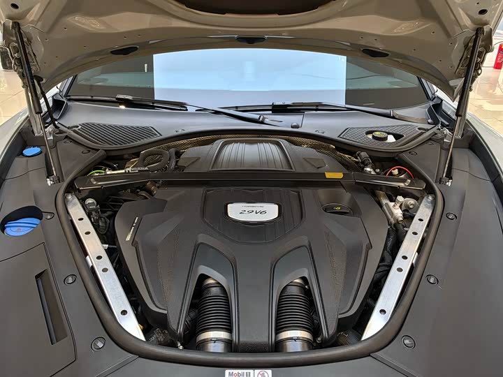 Фото 14 - Porsche Panamera