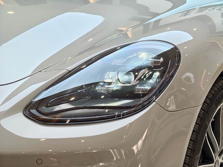 Фото 26 - Porsche Panamera