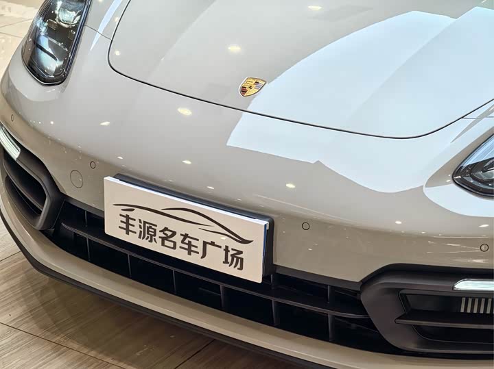 Фото 27 - Porsche Panamera