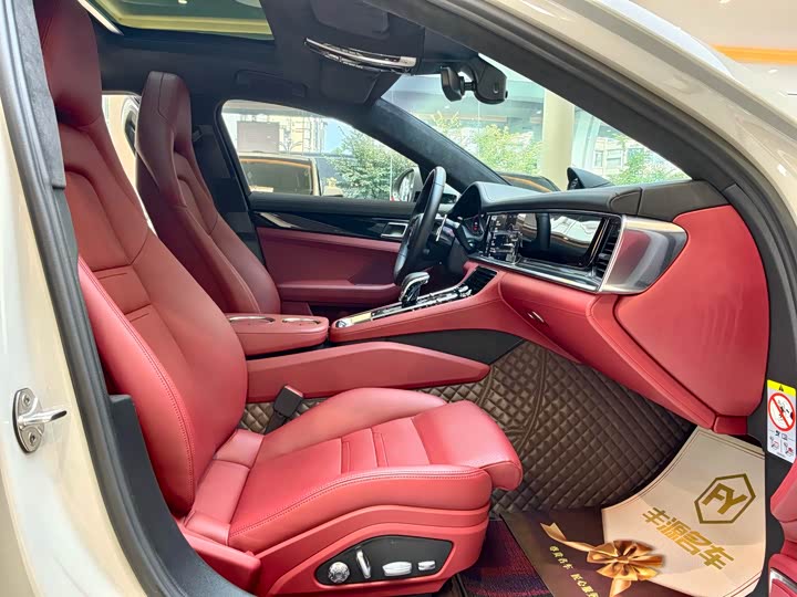 Фото 8 - Porsche Panamera