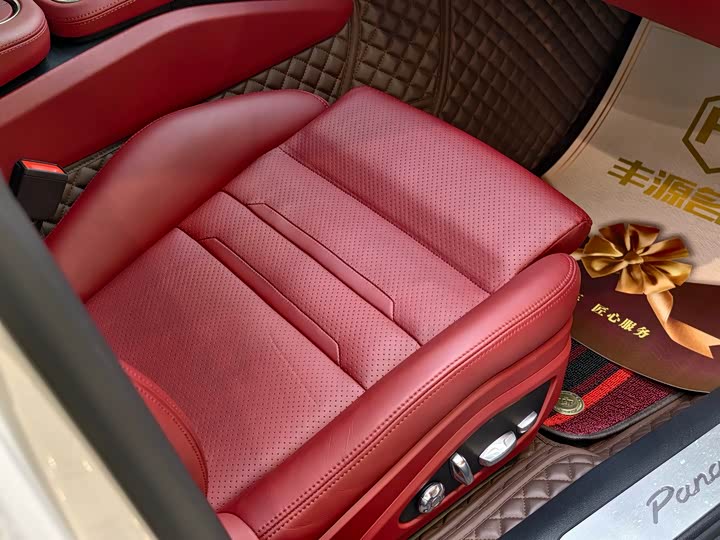 Фото 9 - Porsche Panamera