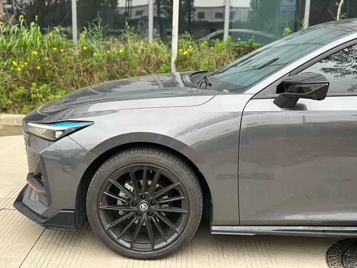 Фото 5 - Changan UNI-V