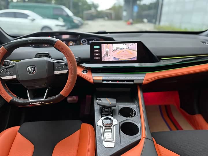 Фото 7 - Changan UNI-V