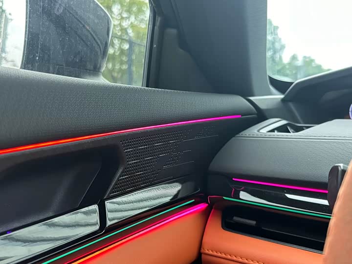 Фото 8 - Changan UNI-V