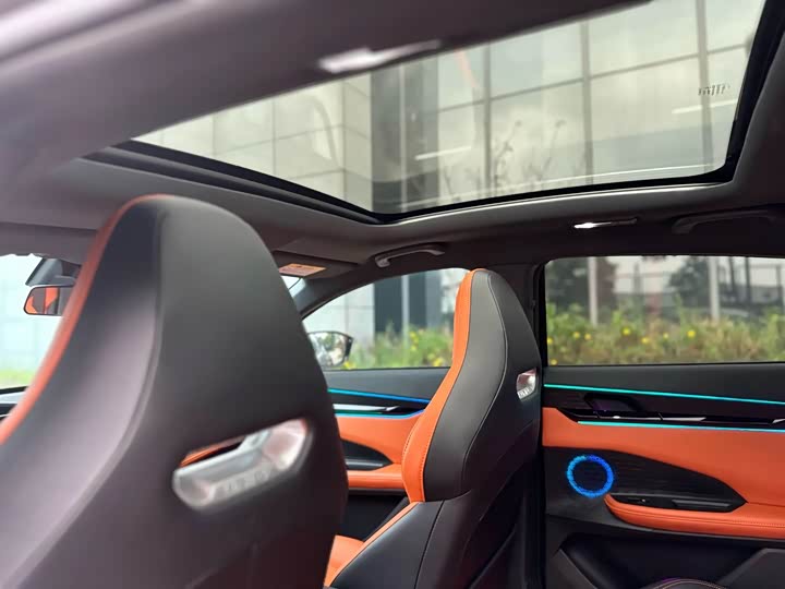 Фото 9 - Changan UNI-V