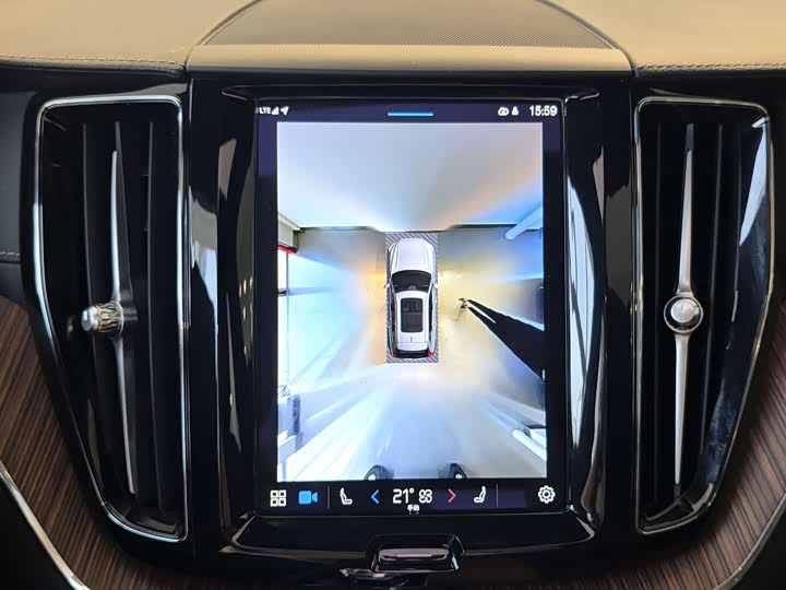 Фото 8 - Volvo XC60 Hybrid