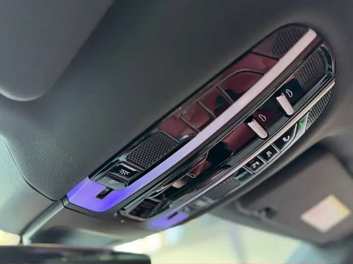 Фото 17 - Porsche Panamera