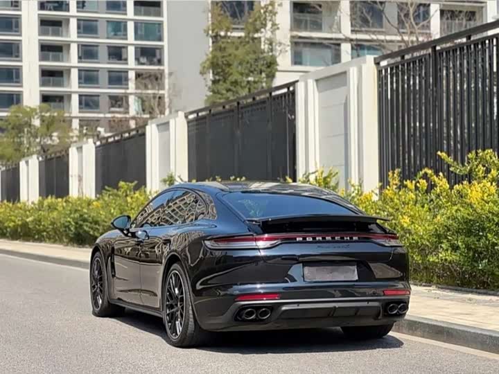 Фото 20 - Porsche Panamera