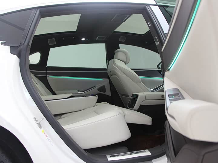 Фото 11 - Denza Z9