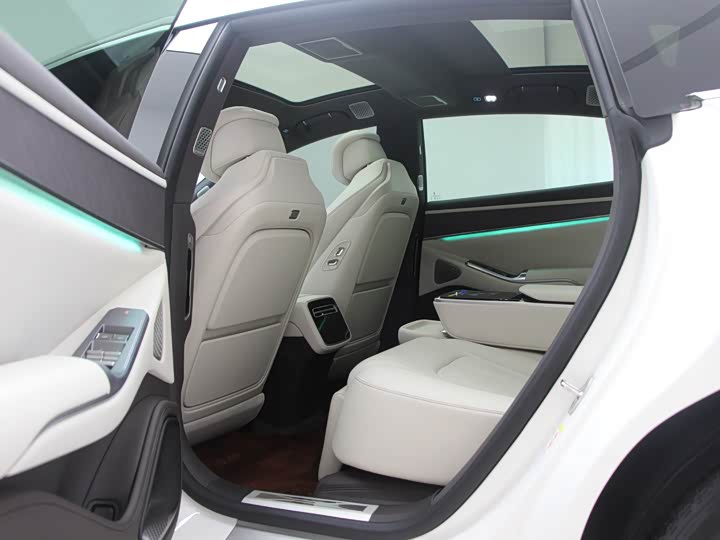 Фото 9 - Denza Z9