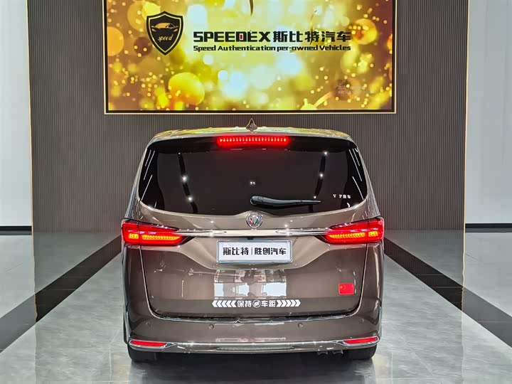 Фото 9 - Buick GL8 ES