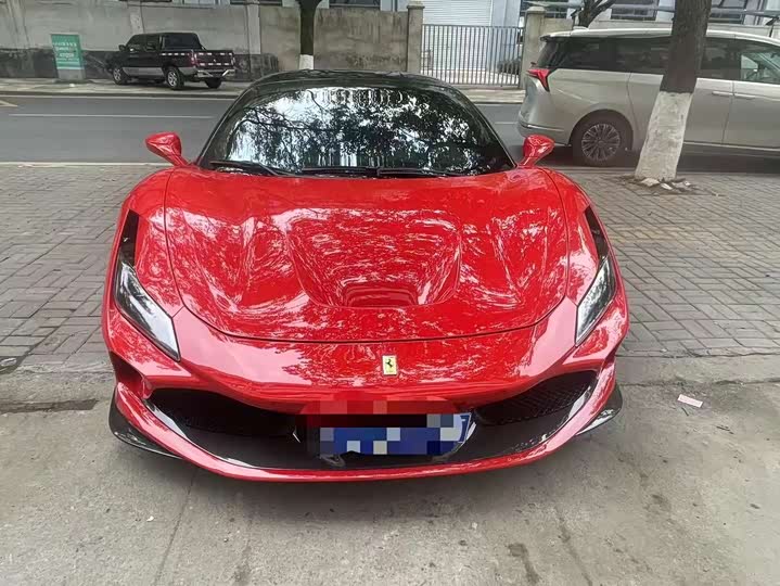 Фото 3 - Ferrari F8