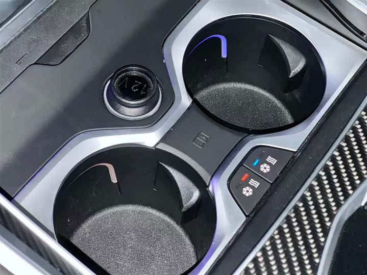 Фото 14 - BMW XM