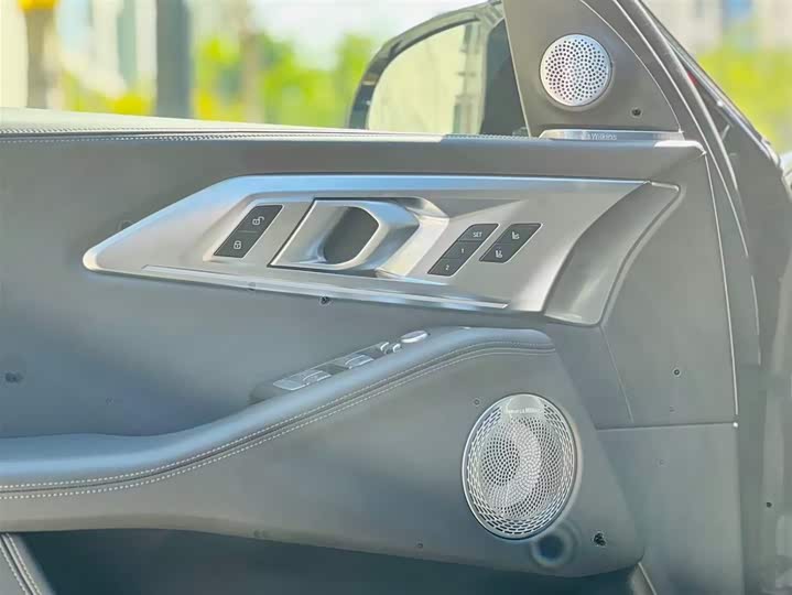 Фото 17 - BMW XM