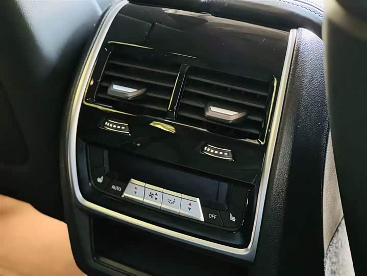 Фото 20 - BMW XM