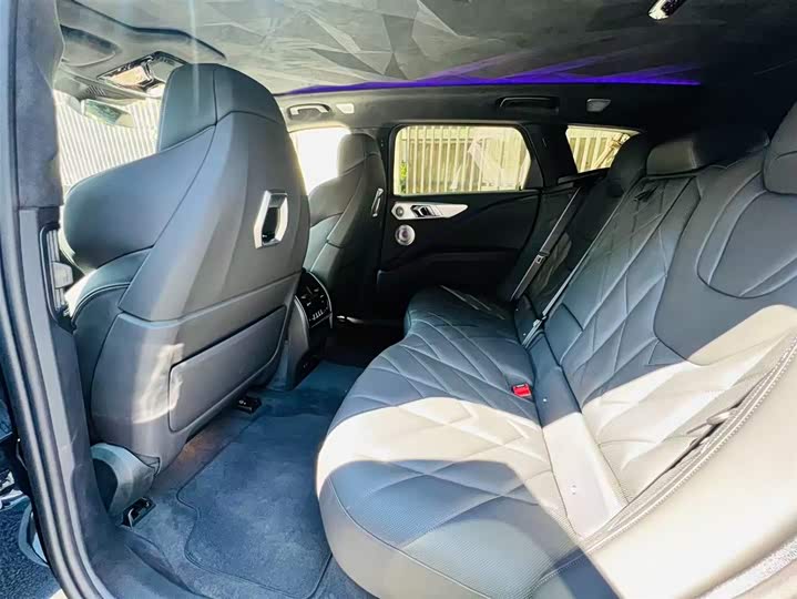 Фото 22 - BMW XM