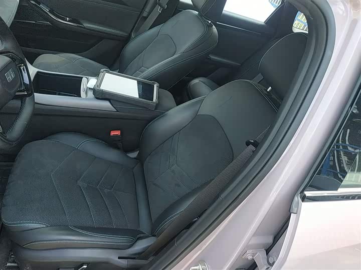 Фото 15 - Geely Galaxy L6