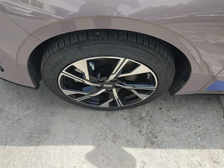 Фото 23 - Geely Galaxy L6