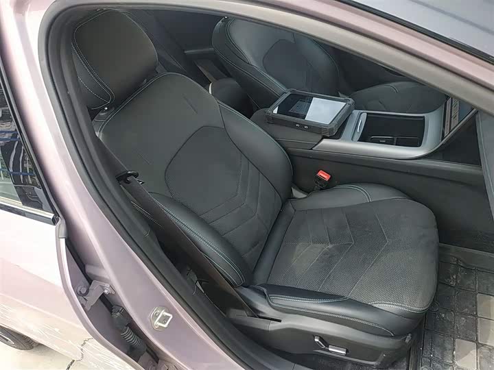 Фото 25 - Geely Galaxy L6