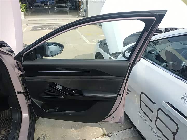 Фото 26 - Geely Galaxy L6