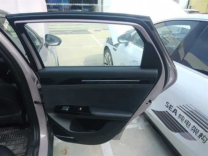 Фото 27 - Geely Galaxy L6