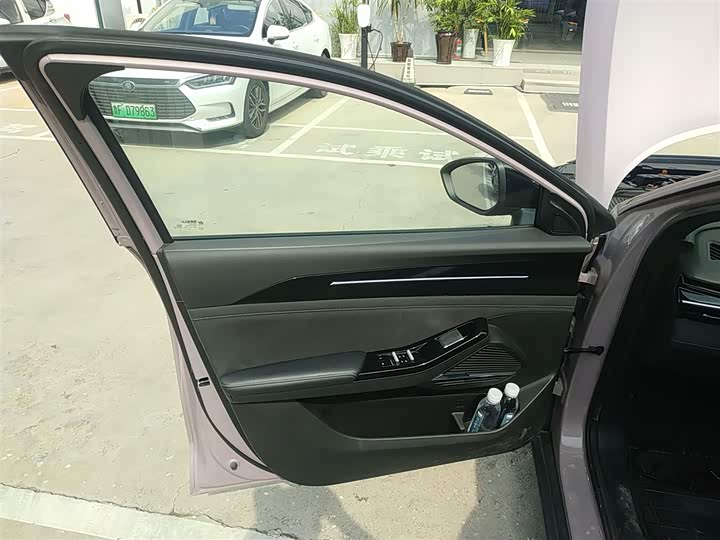 Фото 28 - Geely Galaxy L6