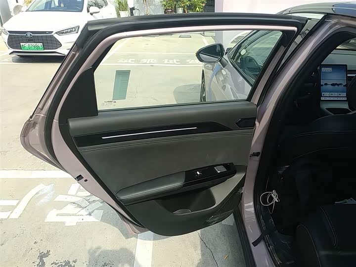 Фото 29 - Geely Galaxy L6