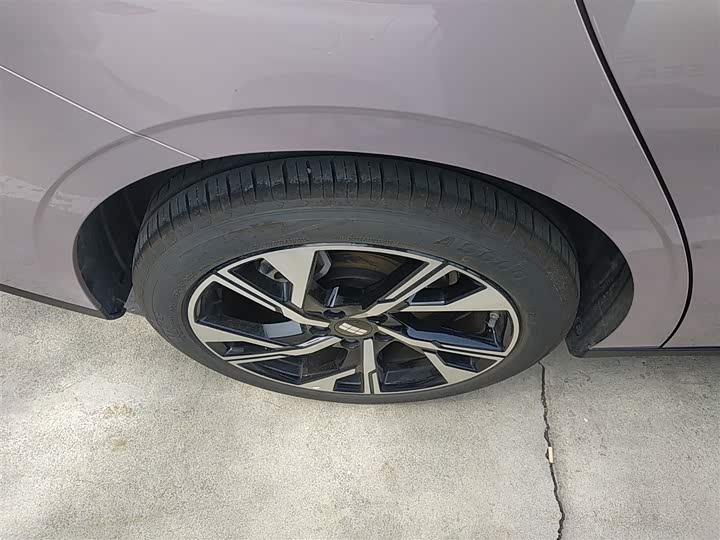 Фото 30 - Geely Galaxy L6