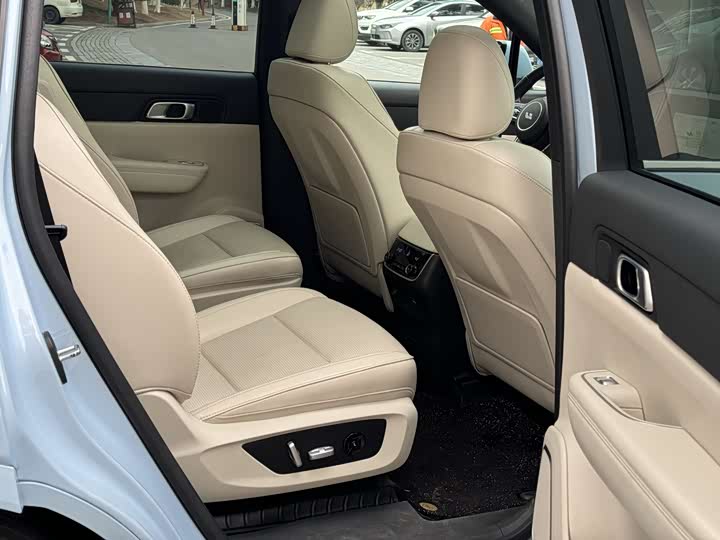 Фото 11 - LiXiang One