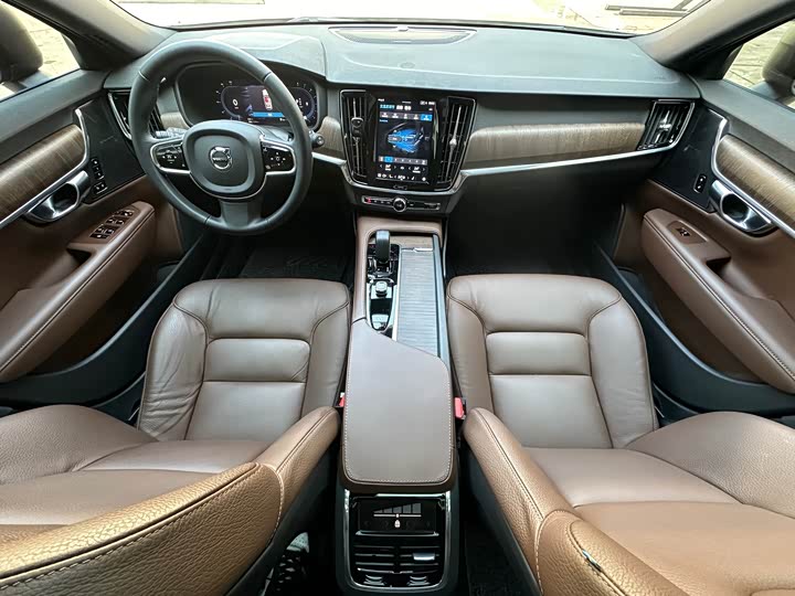 Фото 4 - Volvo V90