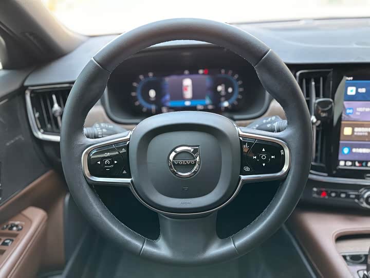 Фото 7 - Volvo V90