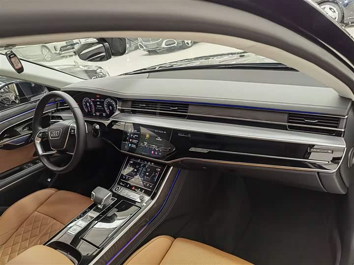 Фото 18 - Audi A8