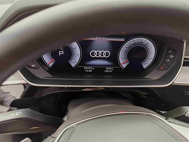 Фото 9 - Audi A8