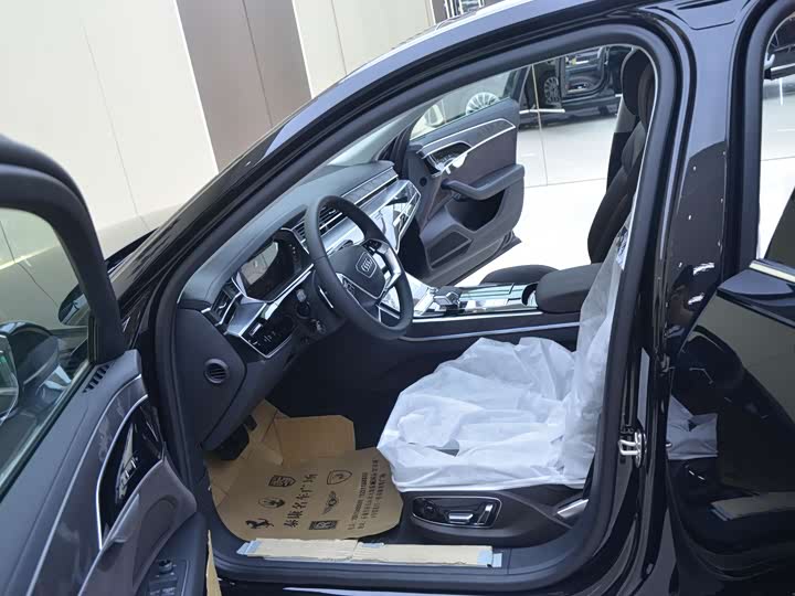 Фото 4 - Audi A8