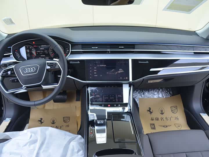 Фото 7 - Audi A8