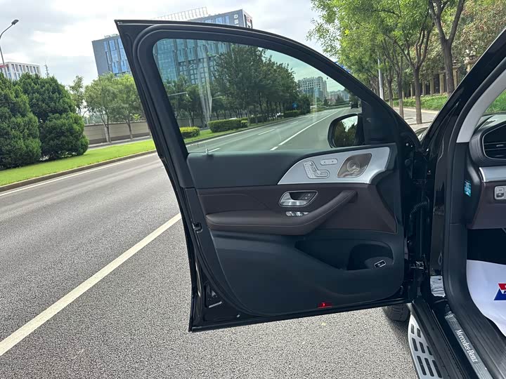 Фото 16 - Mercedes-Benz GLS-Class